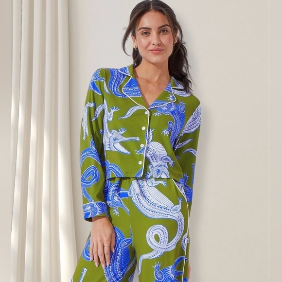 NOLI YOGA-Noiri Dragon Print Pajama Set NWT Olive Green Satin Top & Pants Size M